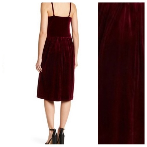 NWT. Romeo & Juliet Couture Red Midi Dress Size M. - Picture 2 of 10